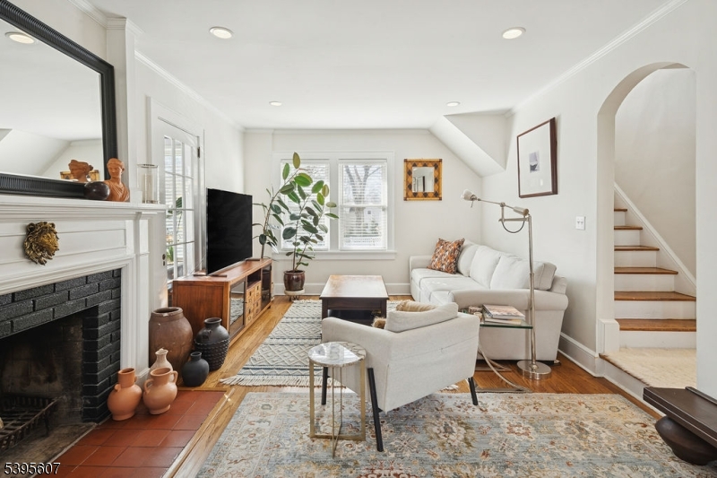 New Providence Boro, NJ 07901,19 Division Ave