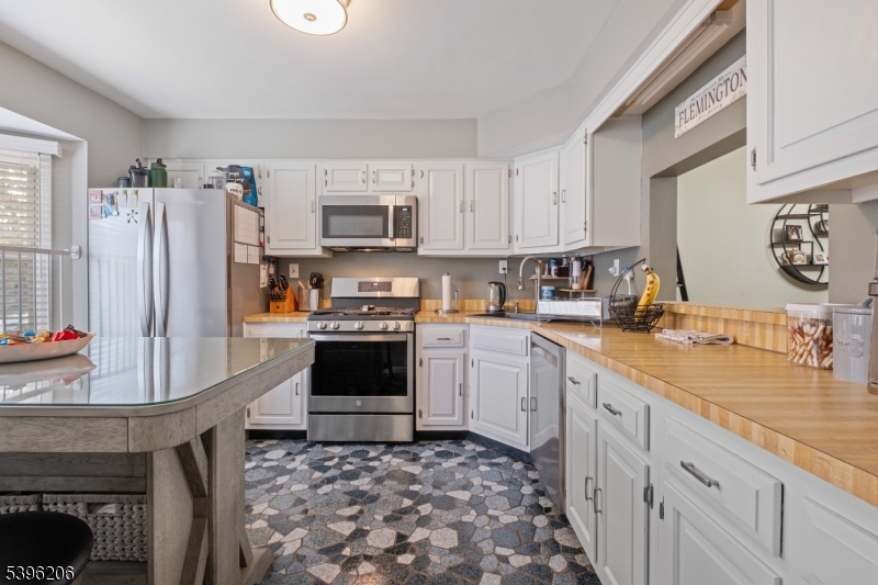 Raritan Twp., NJ 08822,63 Jefferson Ct