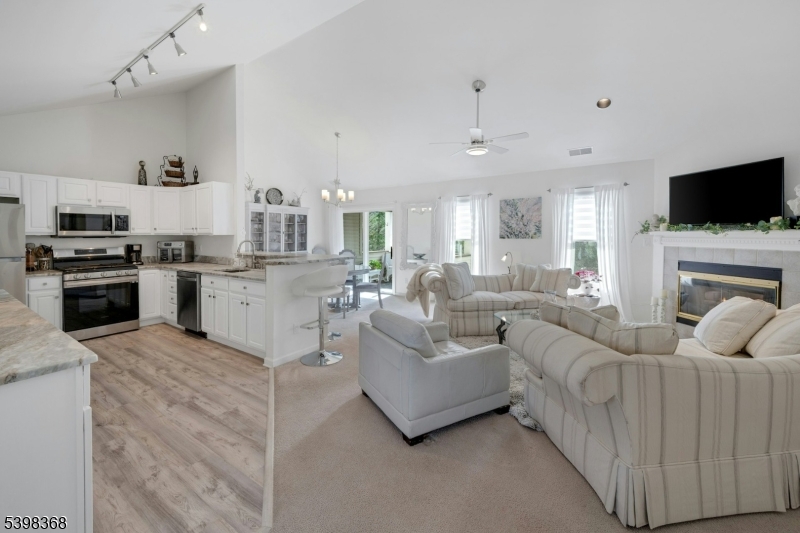 Hardyston Twp., NJ 07419,8 Caleb Ct #904