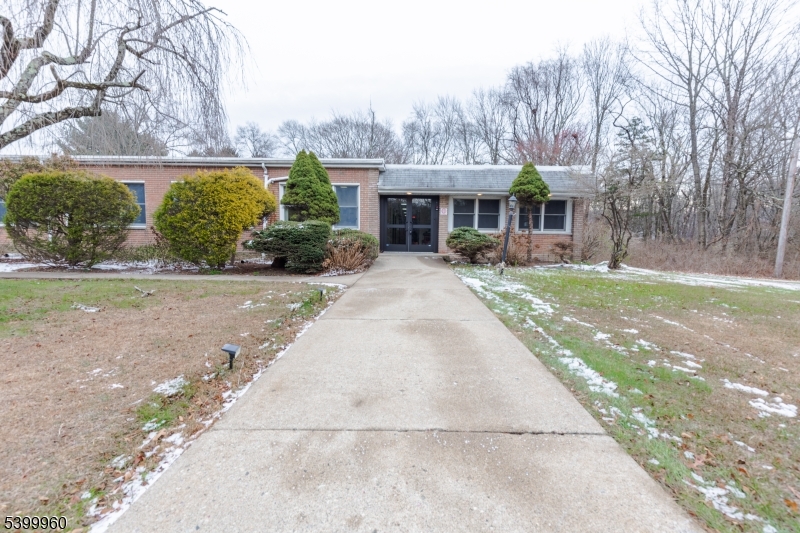 91 Kinnelon Rd, Kinnelon Boro, NJ 07405