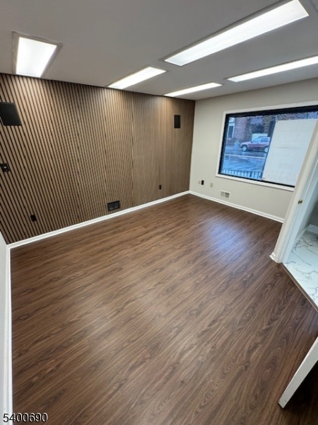 Totowa Boro, NJ 07512,308 Union Blvd