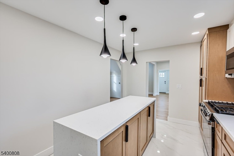 Woodbridge Twp., NJ 07095,237 Mawbey St