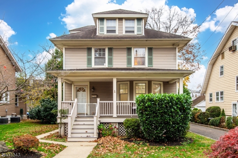 136 Saint Paul St, Westfield Town, NJ 07090