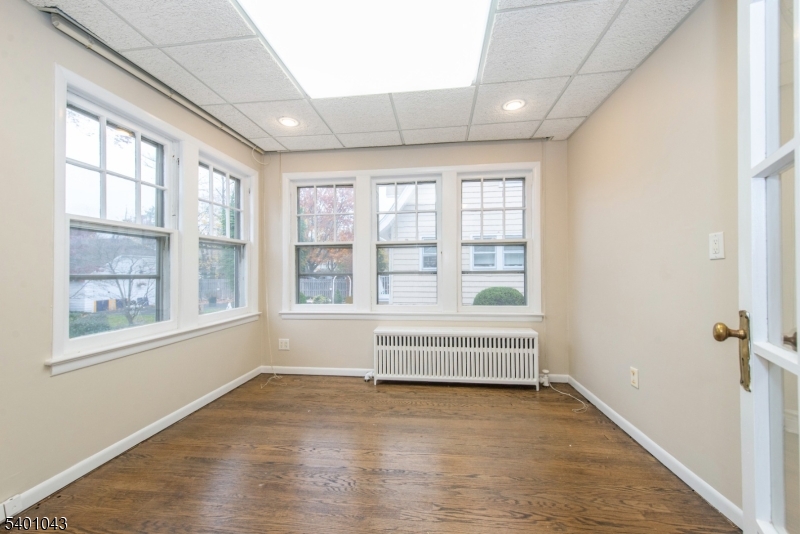 Westfield Town, NJ 07090,136 Saint Paul St