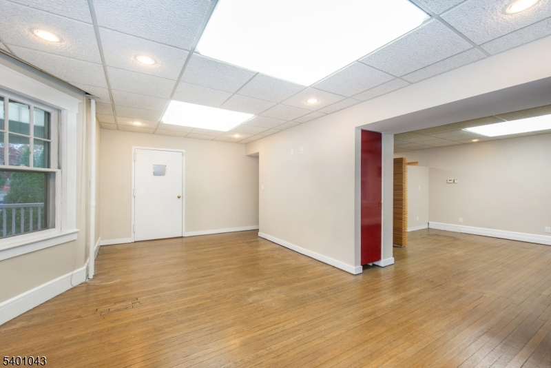 Westfield Town, NJ 07090,136 Saint Paul St