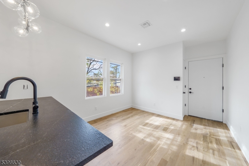 Garwood Boro, NJ 07027,114 Center St #2B