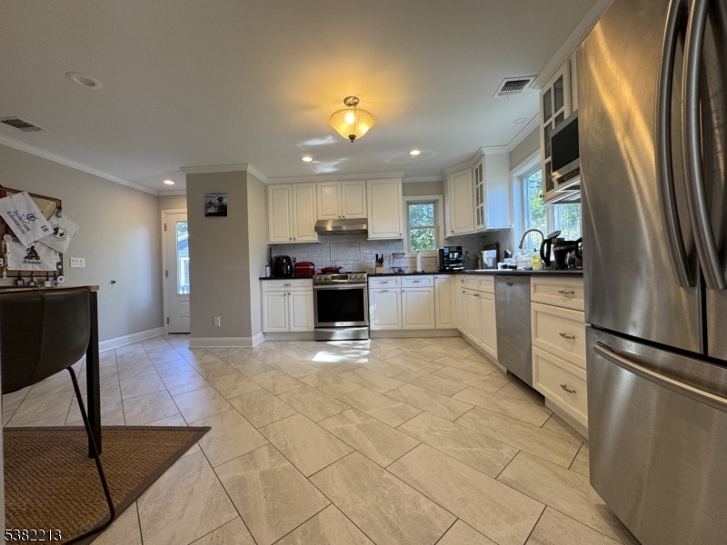 Madison Boro, NJ 07940,4 Alma Ave #B