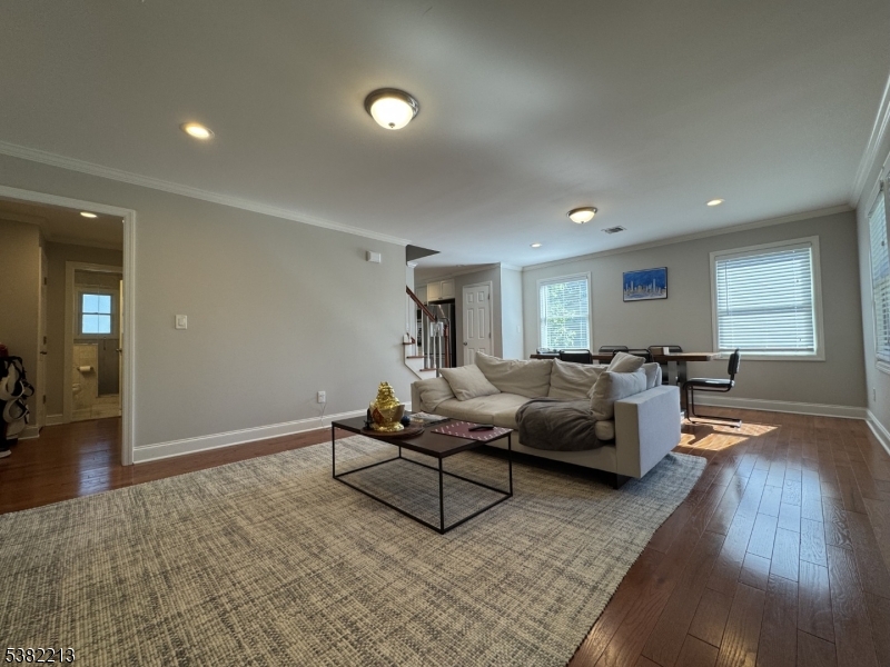 Madison Boro, NJ 07940,4 Alma Ave #B