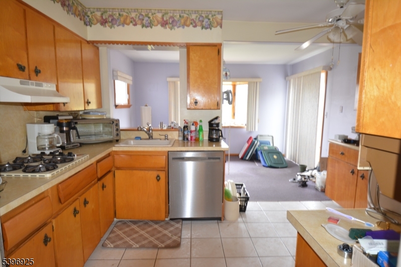 Westfield Town, NJ 07090,18 Summit Ct