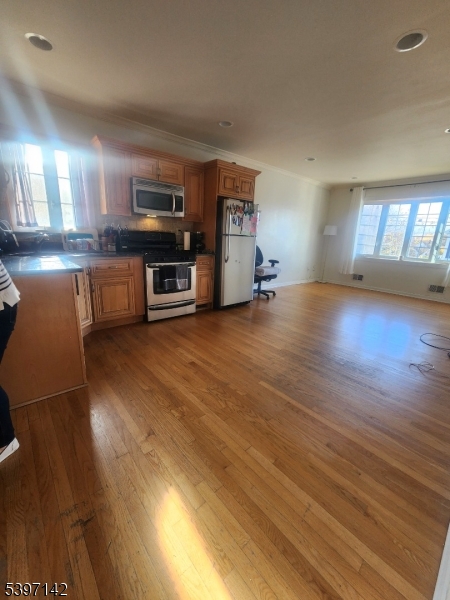 Nutley Twp., NJ 07110,49 Entwistle Ave #1