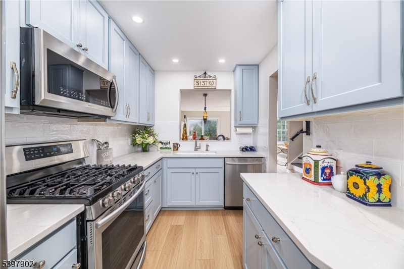 Hamburg Boro, NJ 07419,19 Lakeview Dr