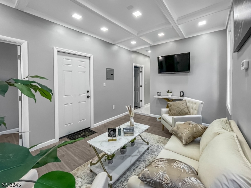 Newark City, NJ 07106,39 Brookdale Ave