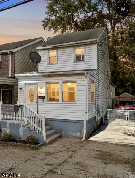 Camden City, NJ 08104,2113 S 10Th St