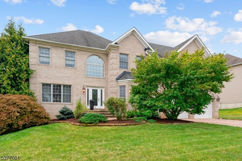 9 Woodridge Ct, Newton Town, NJ 07860