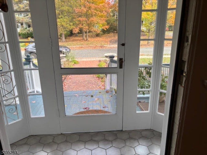 Ridgewood Village, NJ 07450,252 Highwood Ave