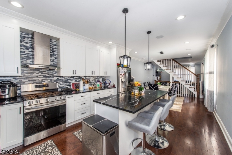 Belleville Twp., NJ 07109,403 405 Cortlandt St