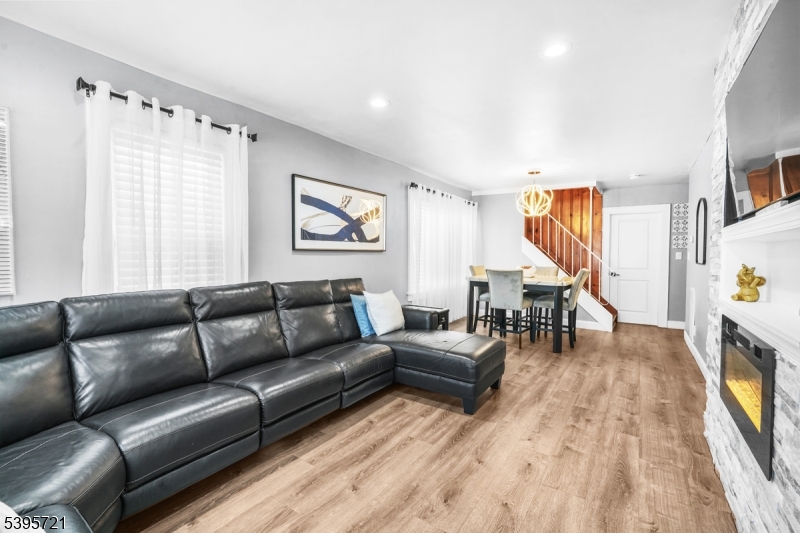 Roselle Boro, NJ 07203,403 John St