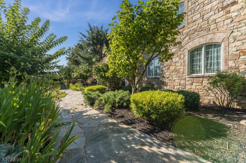 Clinton Twp., NJ 08833,25 Ramsey Rd