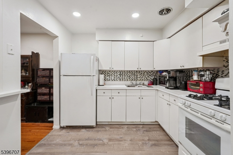 Bloomfield Twp., NJ 07003,366 Hoover Ave #119