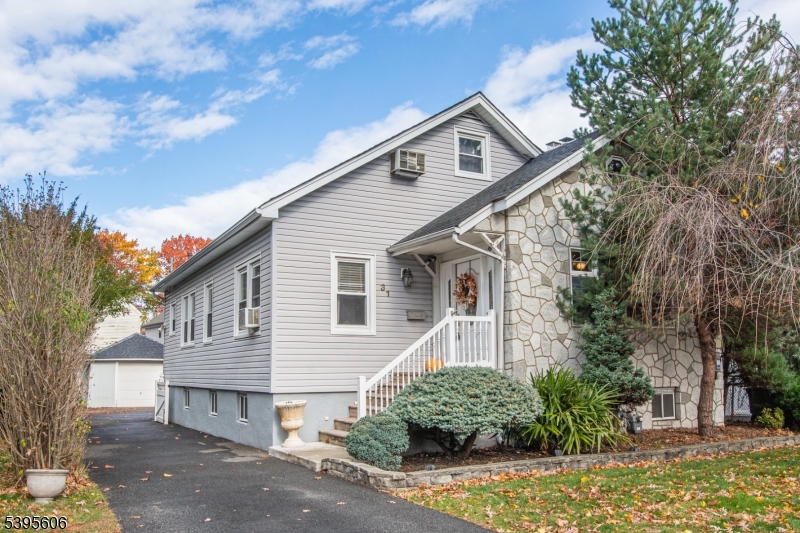 Bloomfield Twp., NJ 07003,31 Fitzherbert St