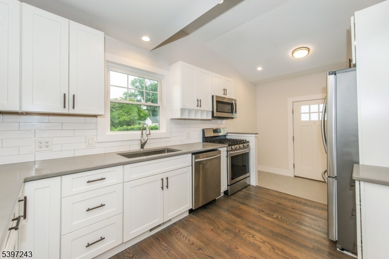 Maplewood Twp., NJ 07040,266-268 Elmwood Ave #1