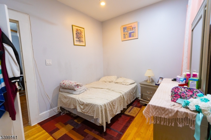 Newark City, NJ 07104,253 Clifton Ave