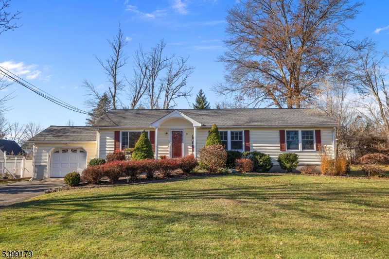 28 Duval St, Bridgewater Twp., NJ 08807