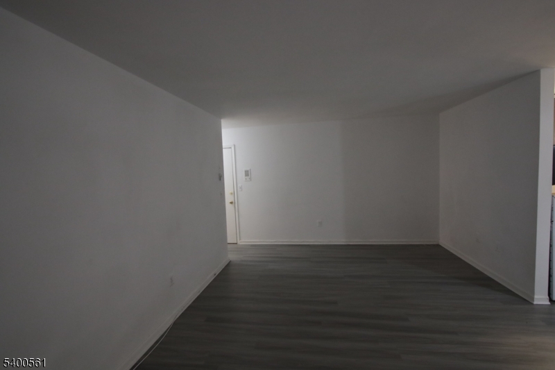 Millburn Twp., NJ 07041,206 Main St #1