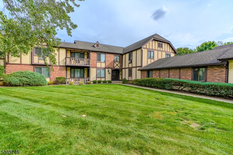 Chatham Twp., NJ 07928,19E Kensington Rd #E