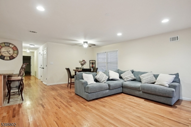 Elizabeth City, NJ 07202,433 Linden Ave