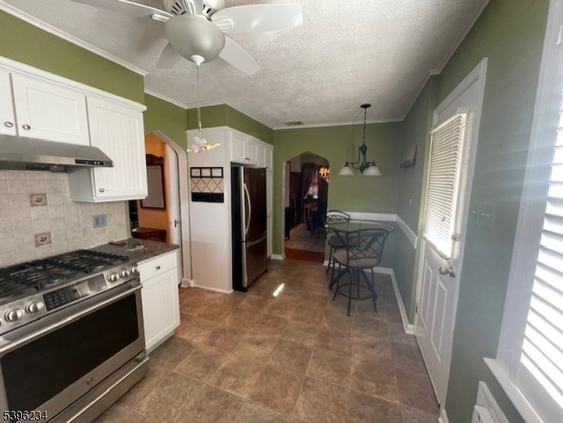 Clifton City, NJ 07011,49 Hawthorne Ave