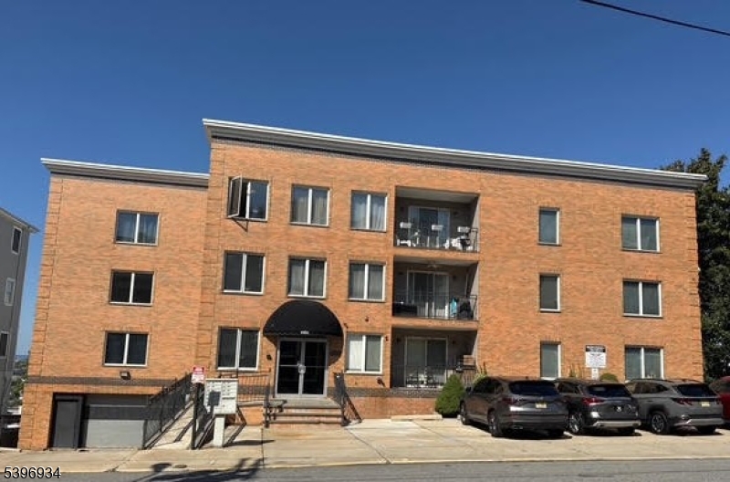 4401 Smith Ave #2A, North Bergen Twp., NJ 07047