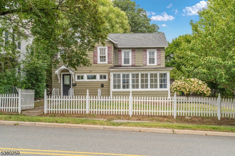 29 Walnut St #2, Sussex Boro, NJ 07461