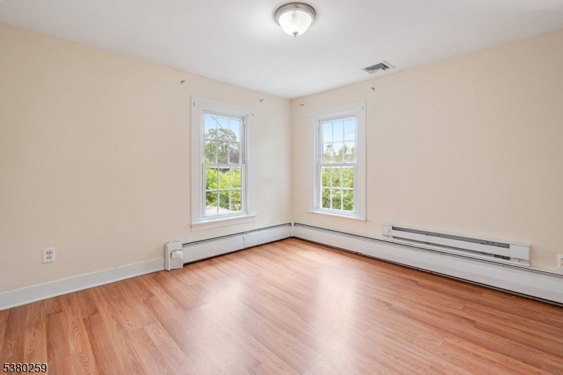 Sussex Boro, NJ 07461,29 Walnut St #2