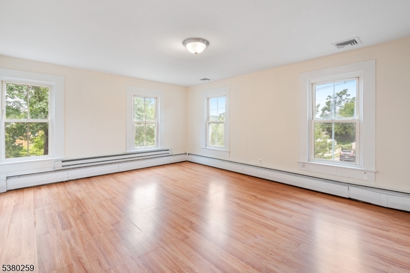 Sussex Boro, NJ 07461,29 Walnut St #2