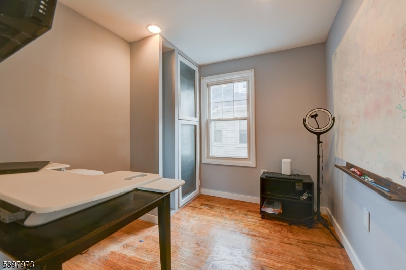 Springfield Twp., NJ 07081,105 Battle Hill Ave