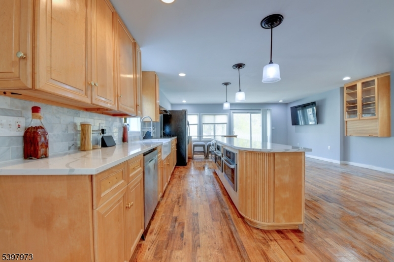 Springfield Twp., NJ 07081,105 Battle Hill Ave