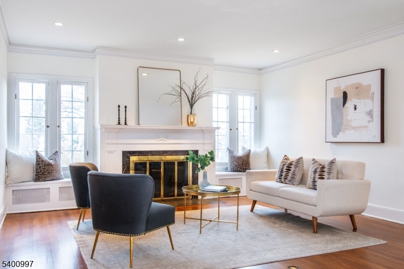 Montclair Twp., NJ 07042,158 S Mountain Ave