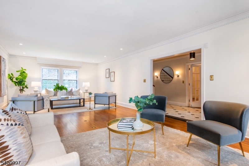 Montclair Twp., NJ 07042,158 S Mountain Ave