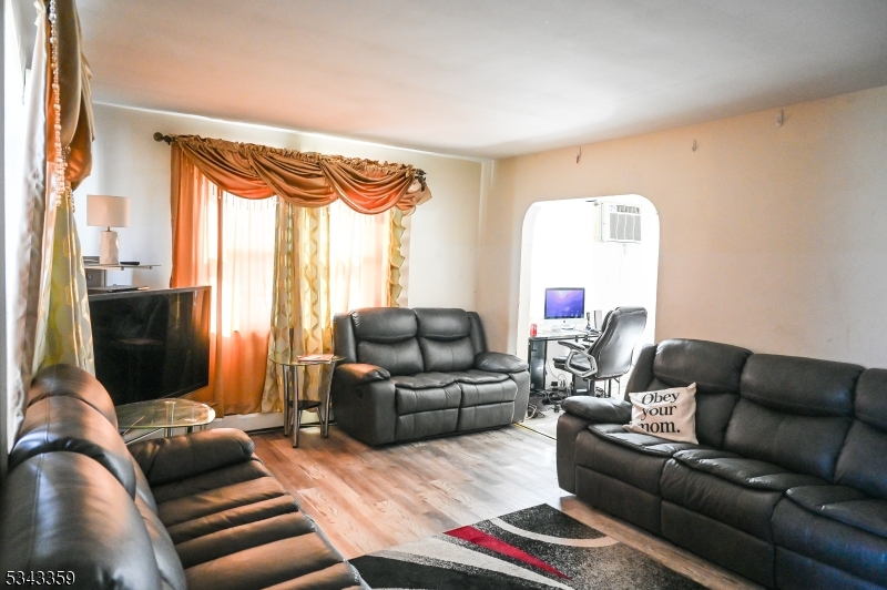 Edison Twp., NJ 08817,12 Old Post Rd