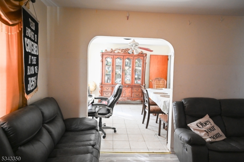 Edison Twp., NJ 08817,12 Old Post Rd