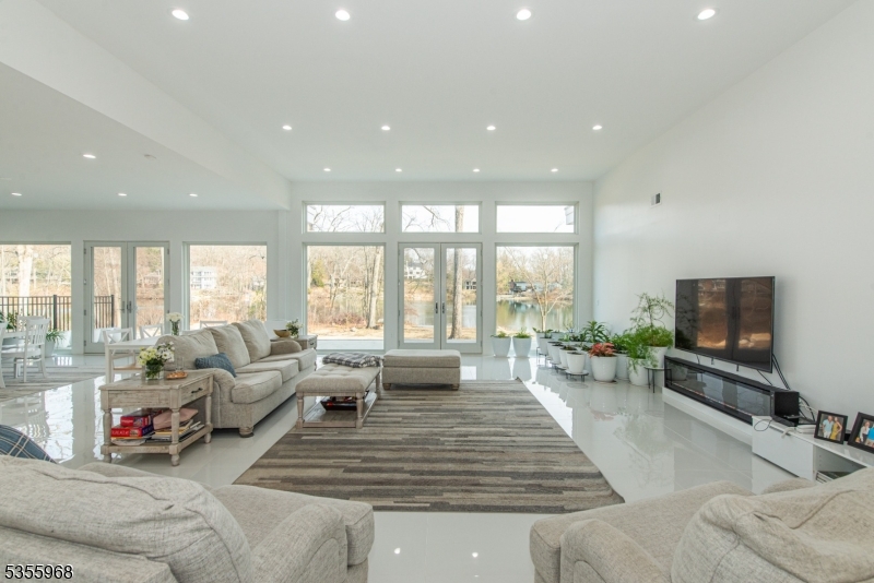 Mountain Lakes Boro, NJ 07046,34 W Shore Rd