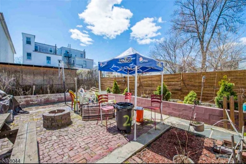 Newark City, NJ 07104,24 Taylor St