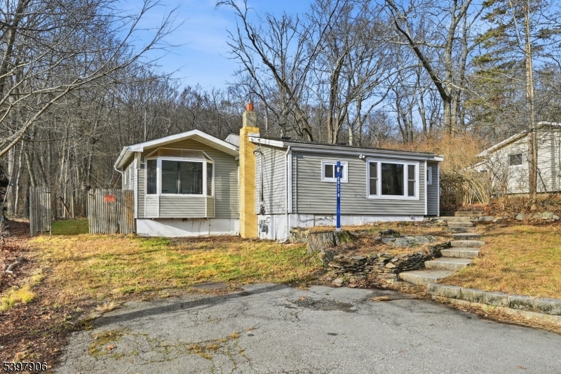 West Milford Twp., NJ 07480,33 Setting Sun Trl