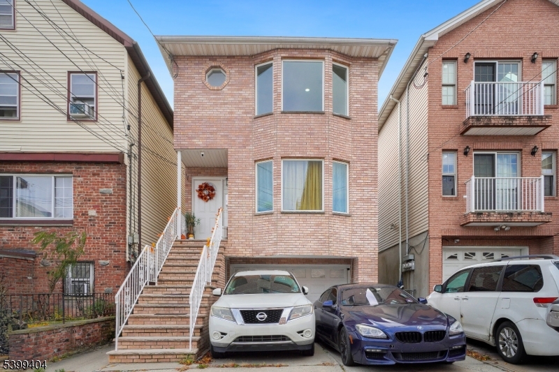 12 E 18Th St, Bayonne City, NJ 07002