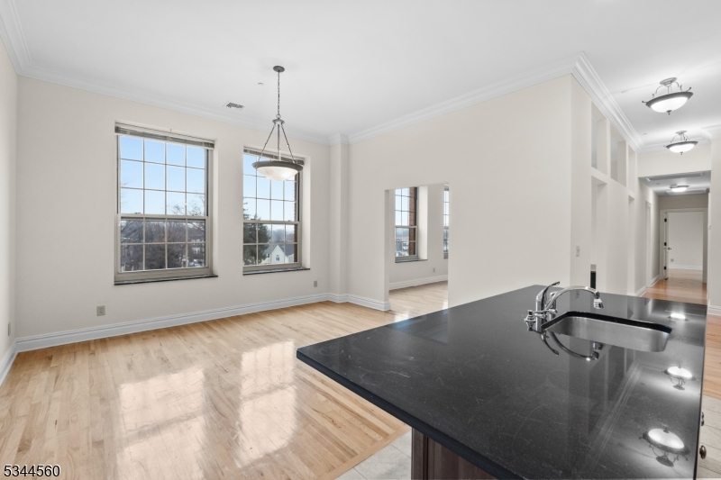 33 Forest Ave #3C, Hawthorne Boro, NJ 07506