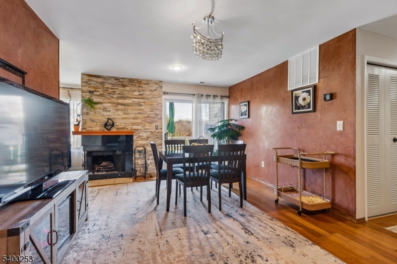 Sayreville Boro, NJ 08859,36 Farnham Sq