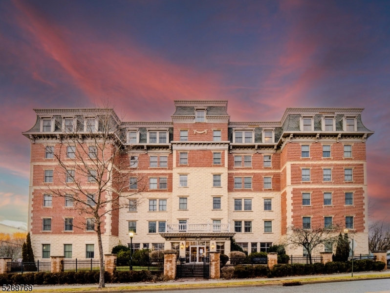 Newton Town, NJ 07860,1 Trinity St #aa