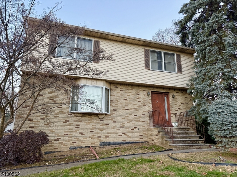 North Haledon Boro, NJ 07508,7 Walray Ave