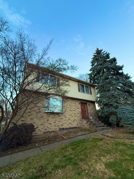 North Haledon Boro, NJ 07508,7 Walray Ave